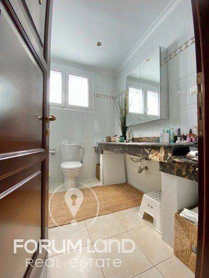 Forumland Real Estate, Μπάνιο
