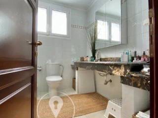 Forumland Real Estate, Μπάνιο