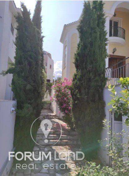 Forumland Real Estate, Εξωτερική Όψη