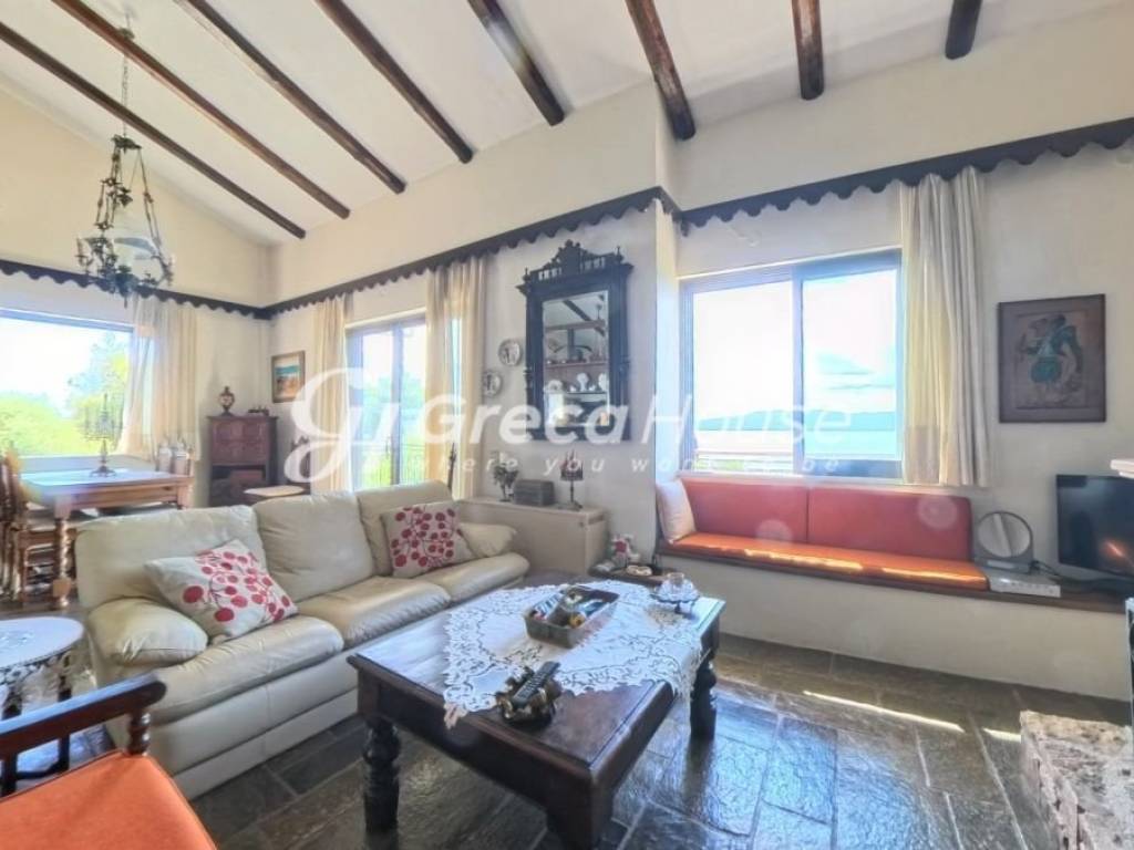 Βίλα με θέα θάλασσα προς πώληση Εύβοια