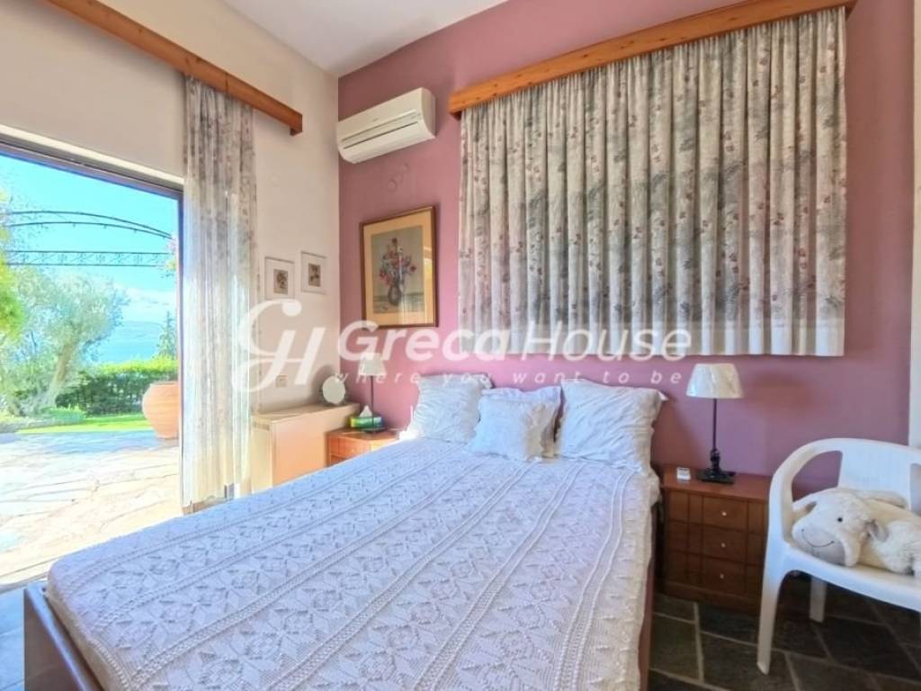 Βίλα με θέα θάλασσα προς πώληση Εύβοια