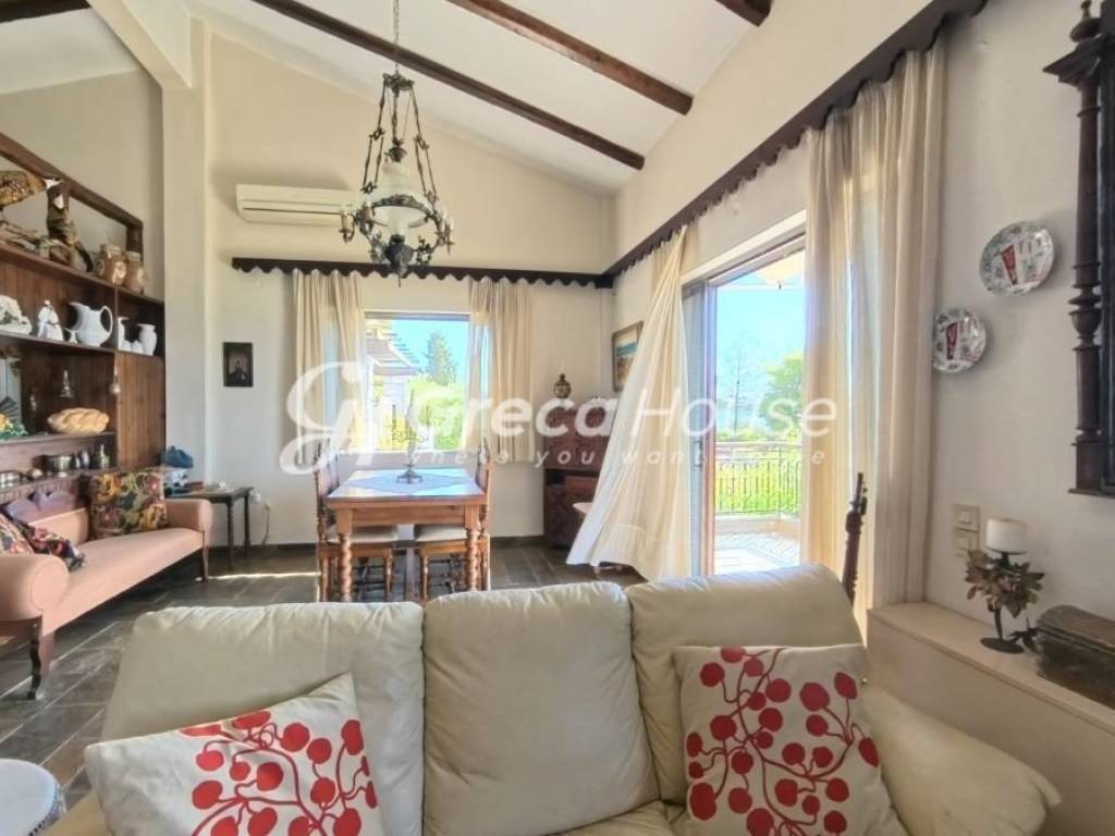 Βίλα με θέα θάλασσα προς πώληση Εύβοια