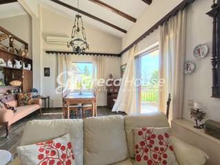 Βίλα με θέα θάλασσα προς πώληση Εύβοια