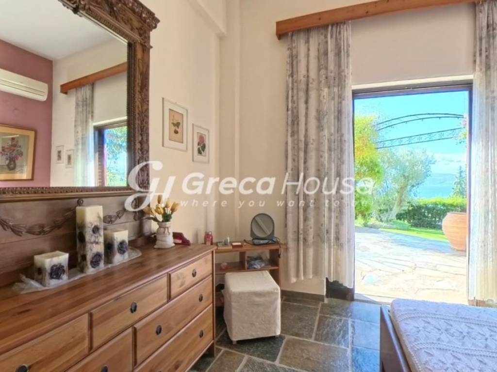 Βίλα με θέα θάλασσα προς πώληση Εύβοια