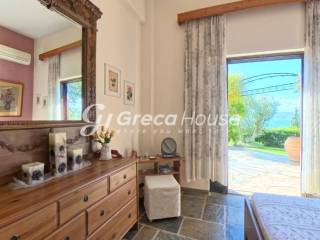 Βίλα με θέα θάλασσα προς πώληση Εύβοια