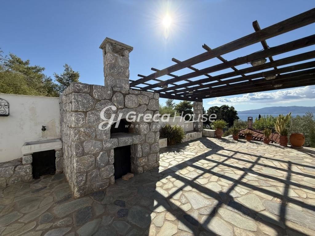 Βίλα με θέα θάλασσα προς πώληση Εύβοια