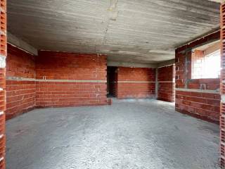 To kathistiko kai e koyzina apo ton exoste.