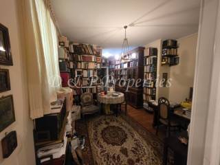 Ενιαίος χώρος στην πλάτη της κουζίνας