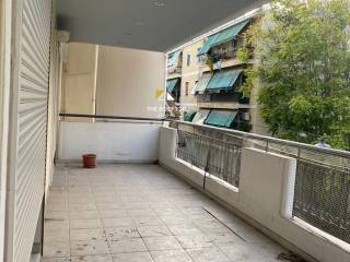 mpalkoni ( 2e eikona)