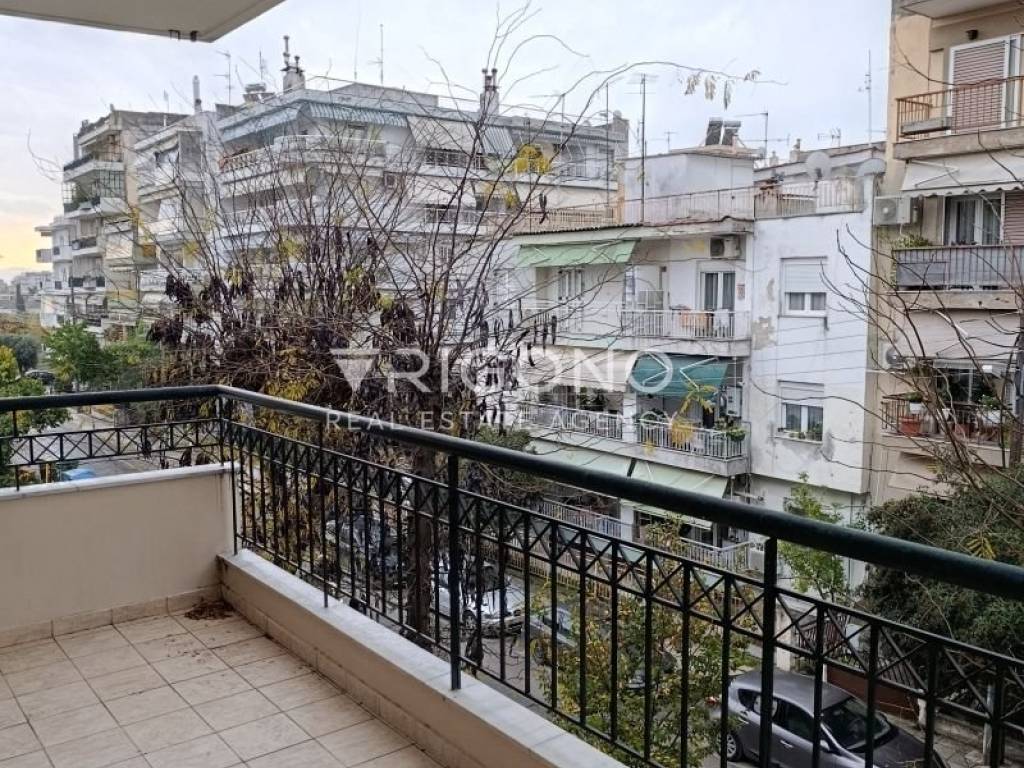 Θέα από μπαλκόνι