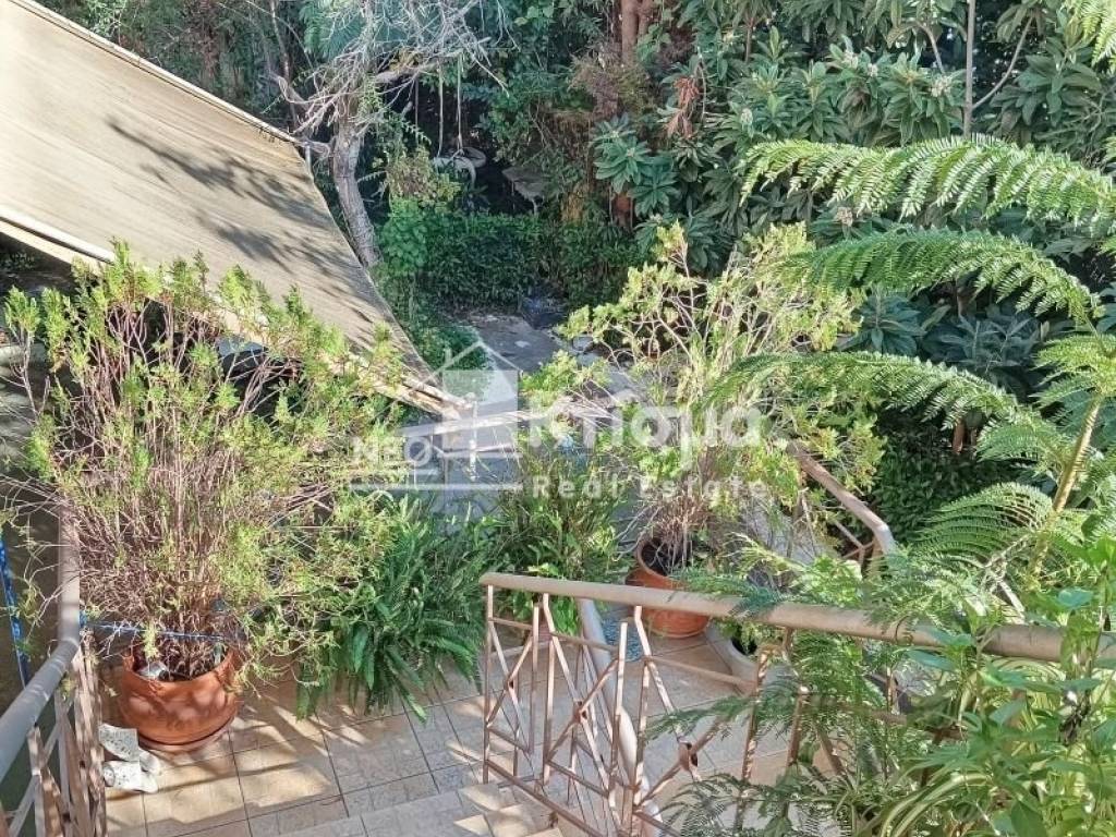 Θέα από μπαλκόνι