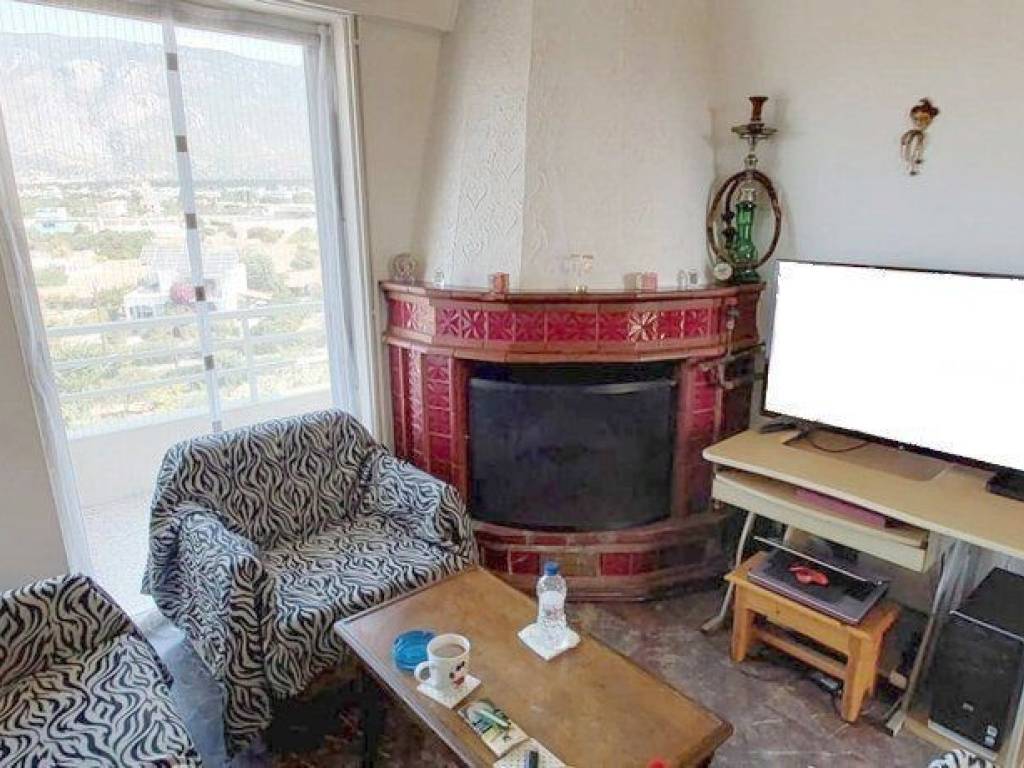 ΣΑΛΟΝΙ ΜΕ ΤΖΑΚΙ