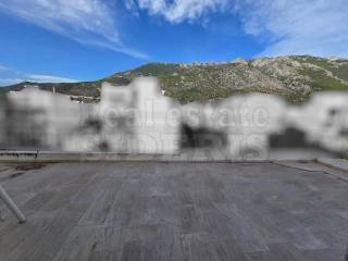 ΒΕΡΑΝΤΑ ΜΕ ΑΠΕΡΙΟΡΙΣΤΣΗ ΘΕΑ