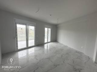 Forumland Real Estate, Σαλόνι