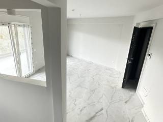 Forumland Real Estate, Σαλόνι