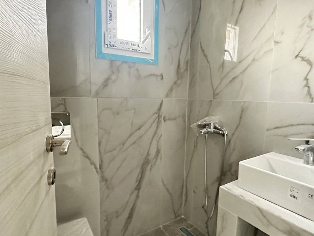 Forumland Real Estate, Μπάνιο