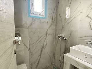 Forumland Real Estate, Μπάνιο