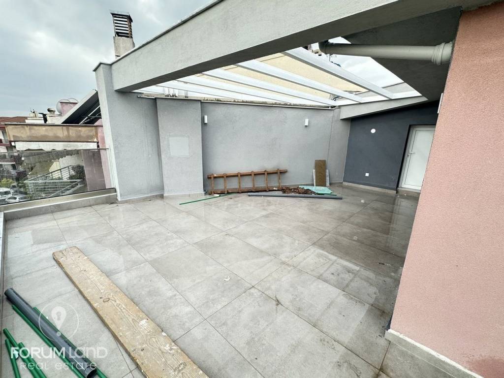 Forumland Real Estate, δώμα