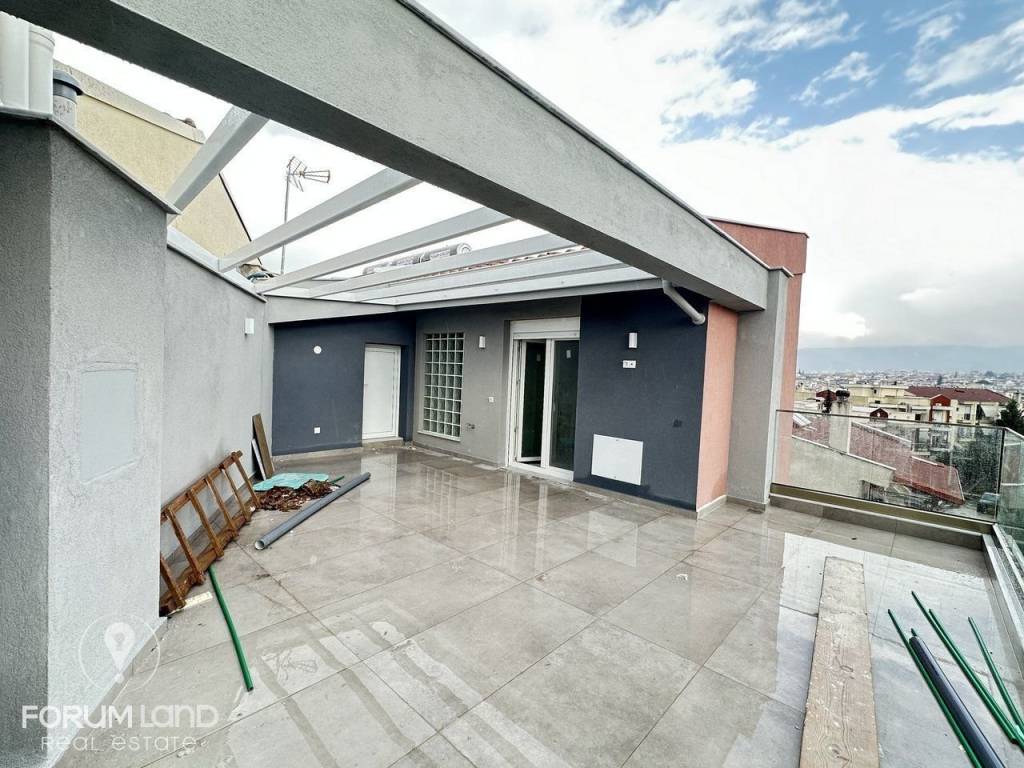 Forumland Real Estate, δώμα