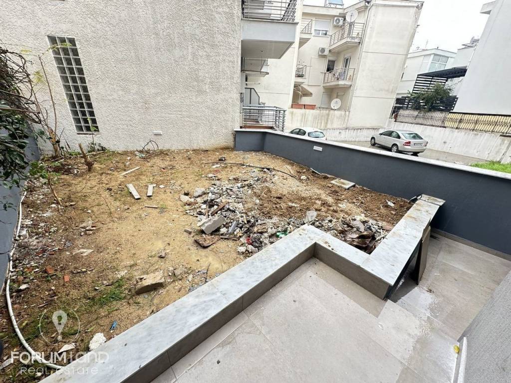 Forumland Real Estate, Κήπος