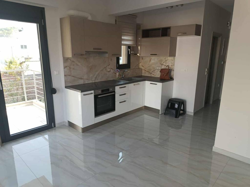 ΚΟΥΖΙΝΑ-ΣΑΛΟΝΙ