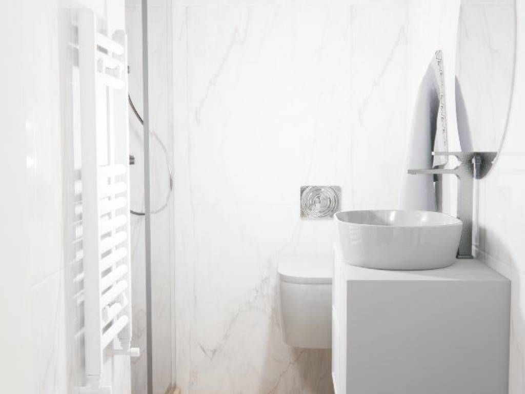 Forumland Real Estate, Μπάνιο