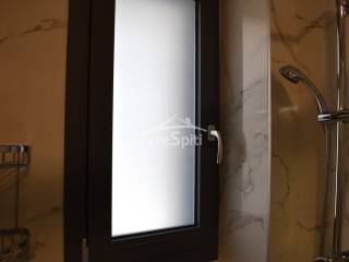 ΠΑΡΑΘΥΡΟ ΛΟΥΤΡΟΥ