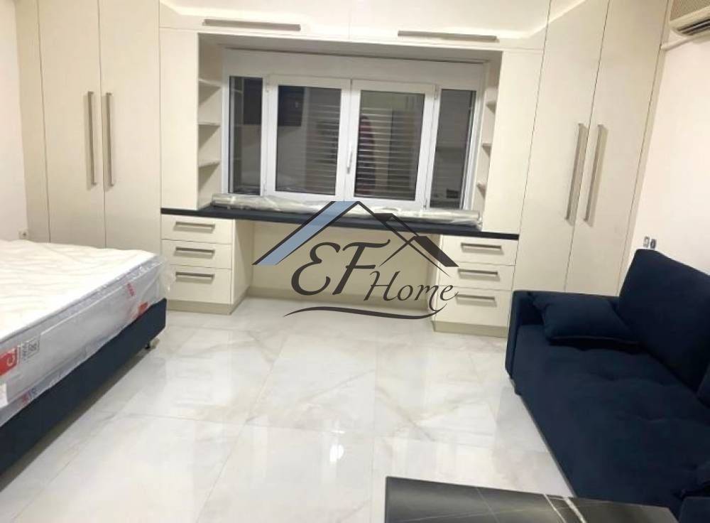 Ενιαίος χώρος υπνοδωμάτιο-σαλόνι