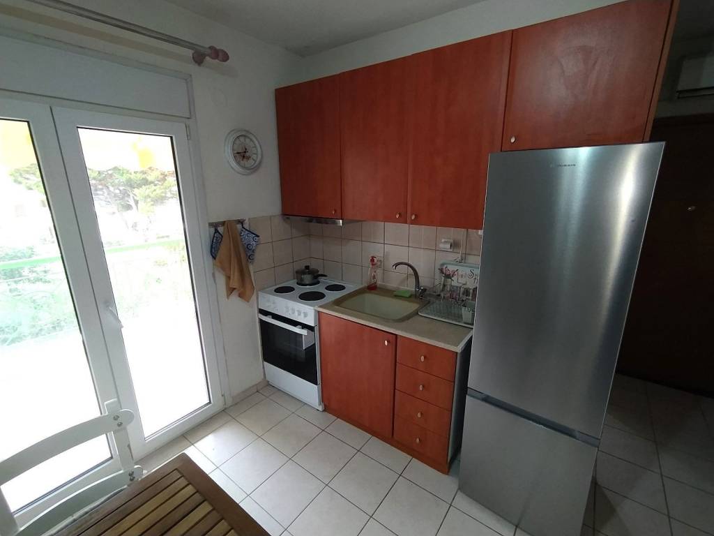 ANYPLACE MESITIKES YPERESIES