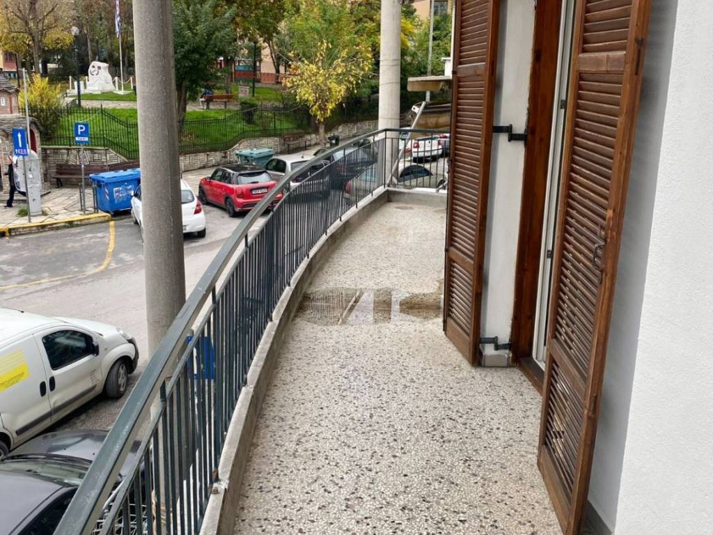 Mpalkoni salonioy kai domatioy