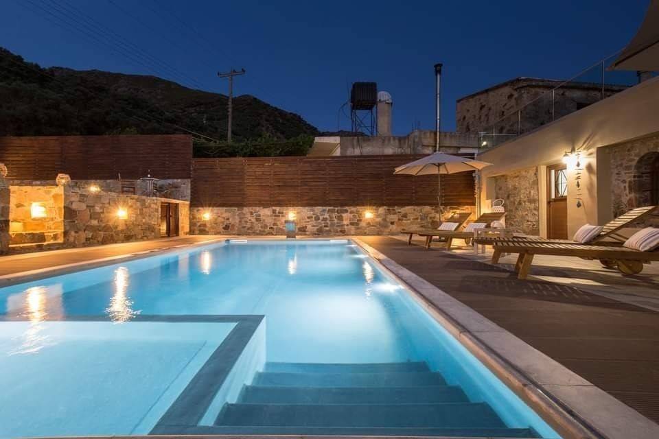 Εσωτερικοι χώροι