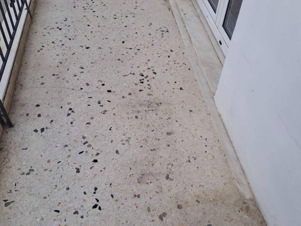 ΑΝΕΤΟ ΜΠΑΛΚΟΝΙ ΣΤΗΝ ΠΡΟΣΟΨΗ