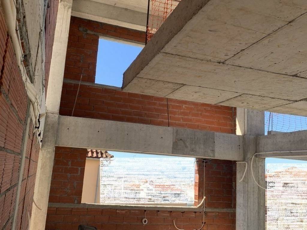 Forumland Real Estate, τοιχοποιία