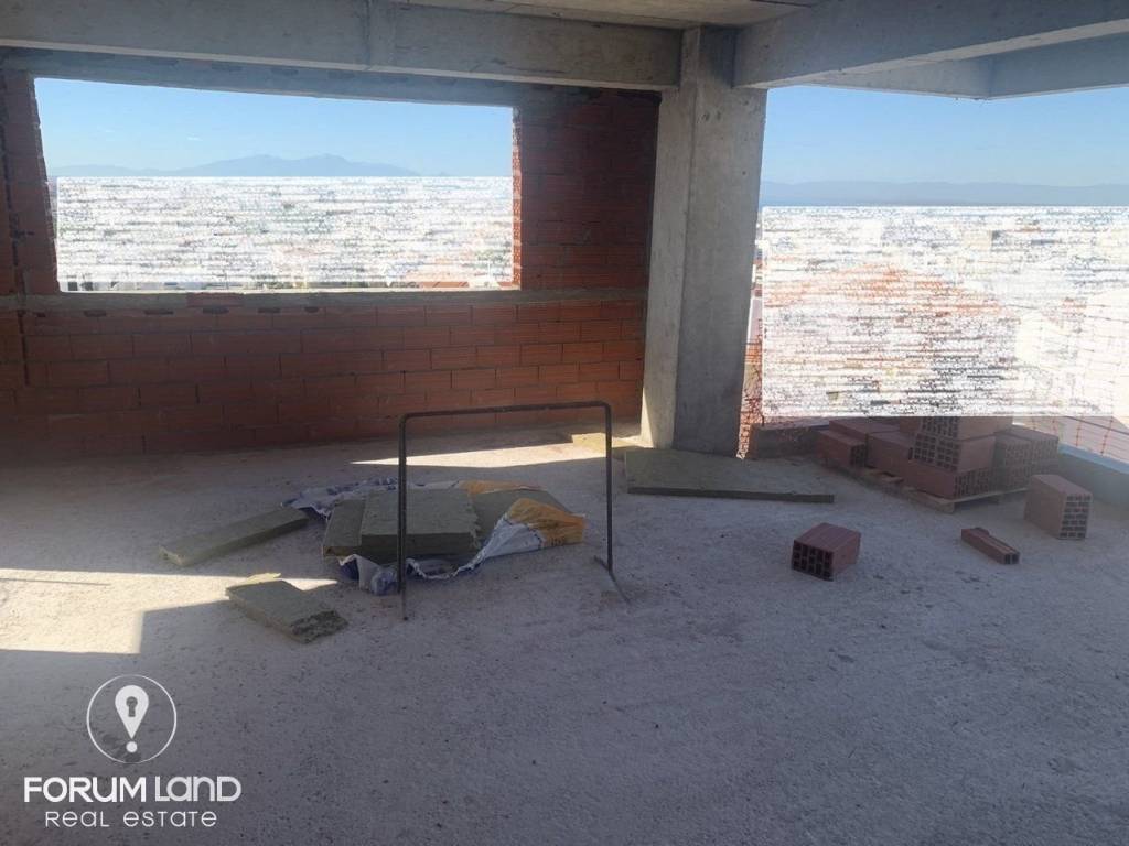 Forumland Real Estate, τοιχοποιία