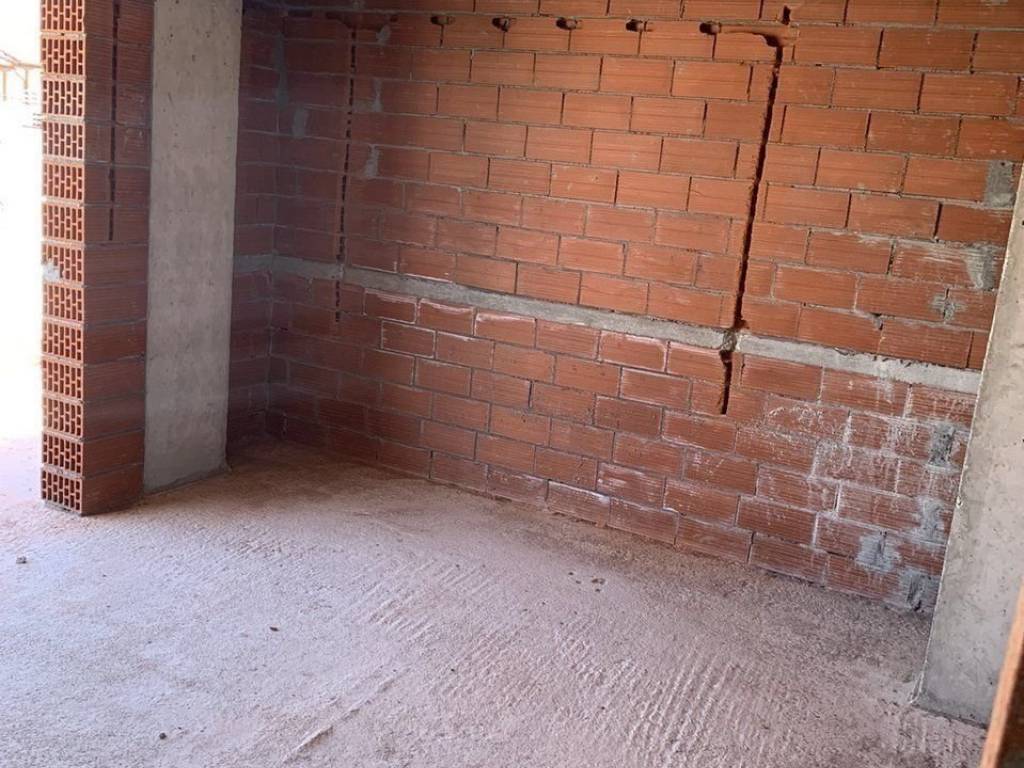 Forumland Real Estate, τοιχοποιία