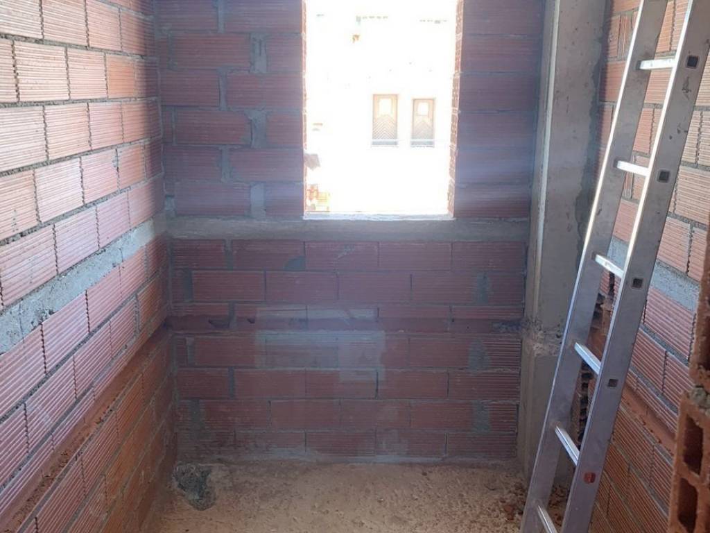 Forumland Real Estate, τοιχοποιία