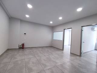 είσοδος - αναμονή - γραφείο