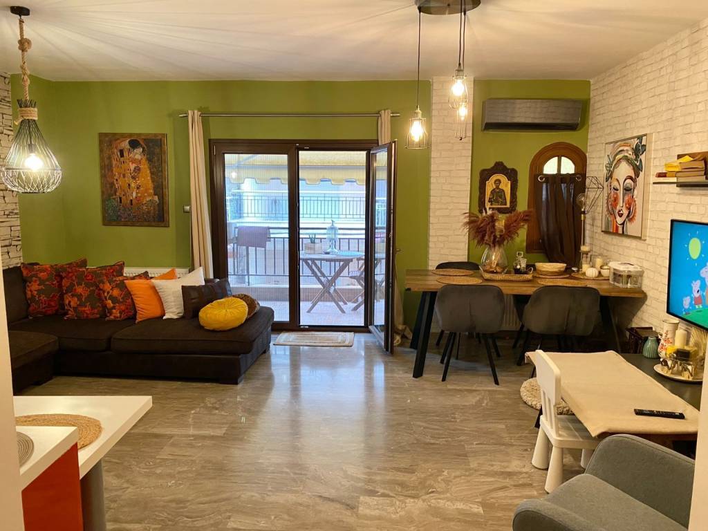 Σαλονοτραπεζαρία