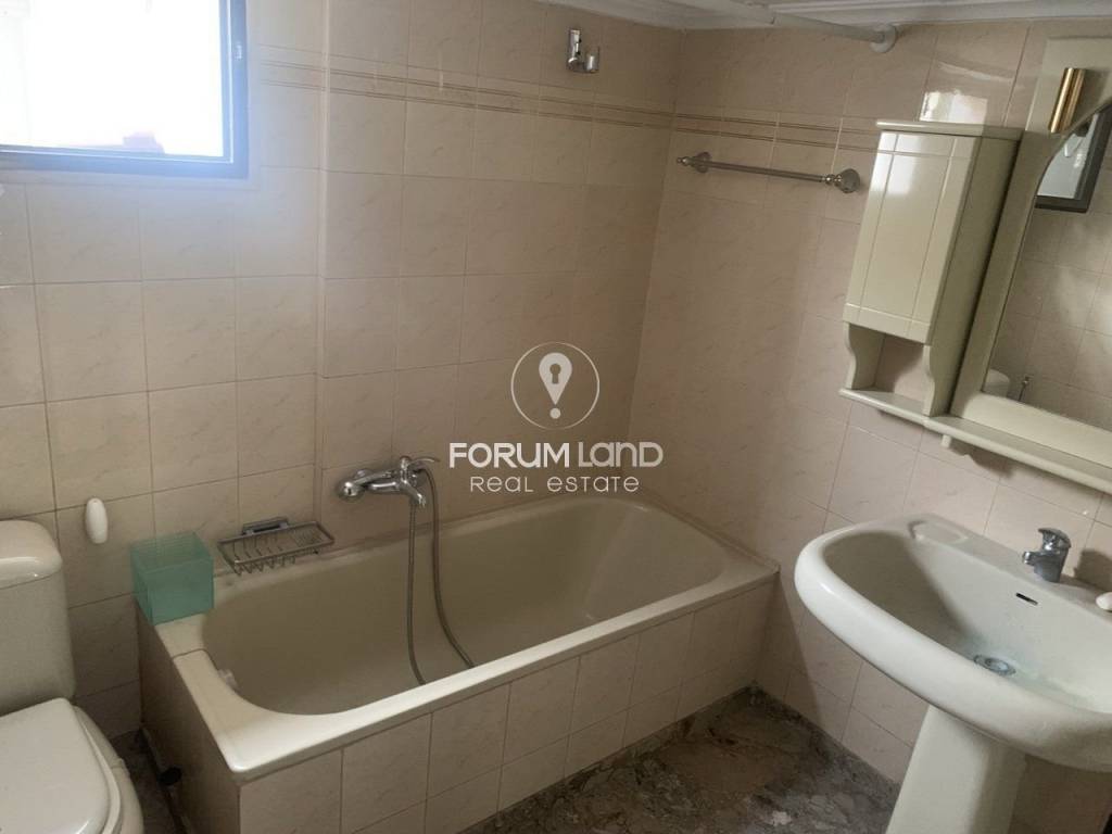 Forumland Real Estate, Μπάνιο