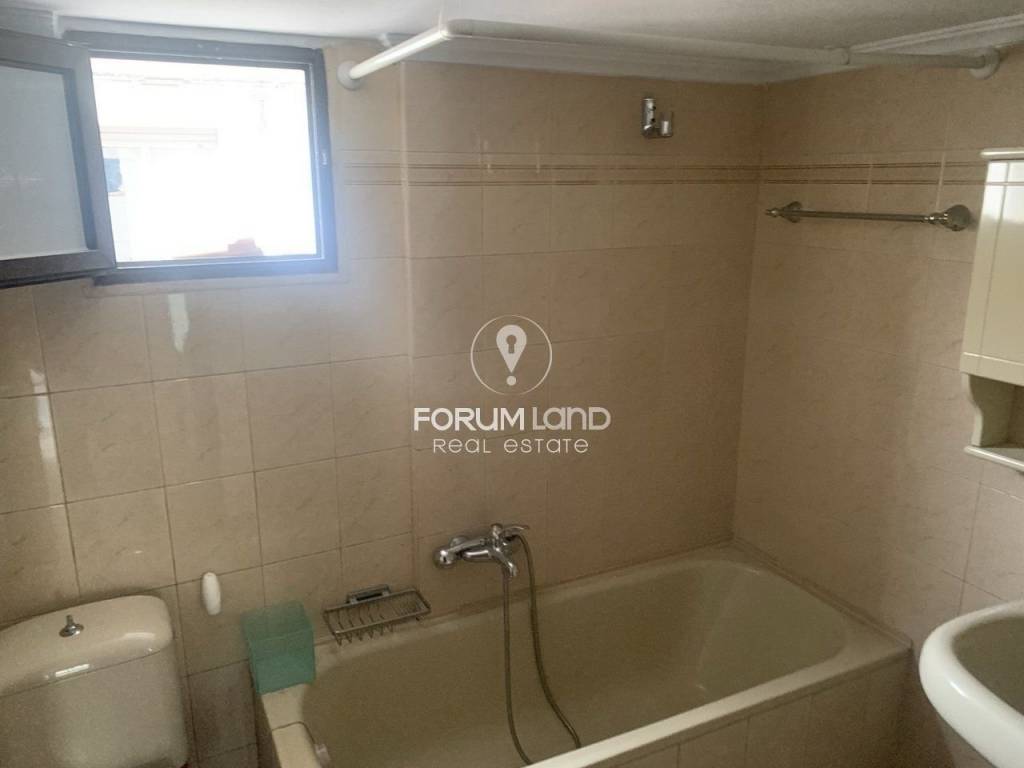 Forumland Real Estate, Μπάνιο