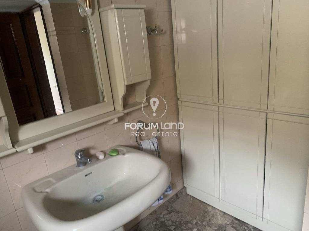 Forumland Real Estate, Μπάνιο