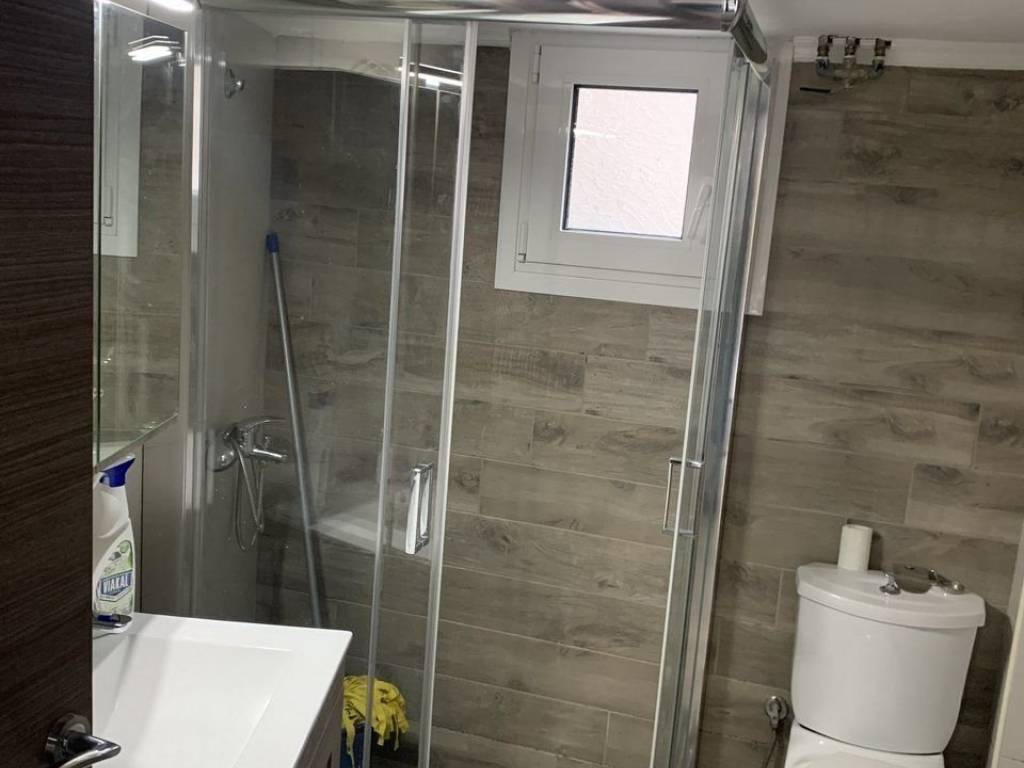 Forumland Real Estate, Μπάνιο με ντουζιέρα