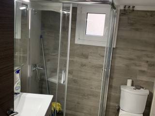 Forumland Real Estate, Μπάνιο με ντουζιέρα