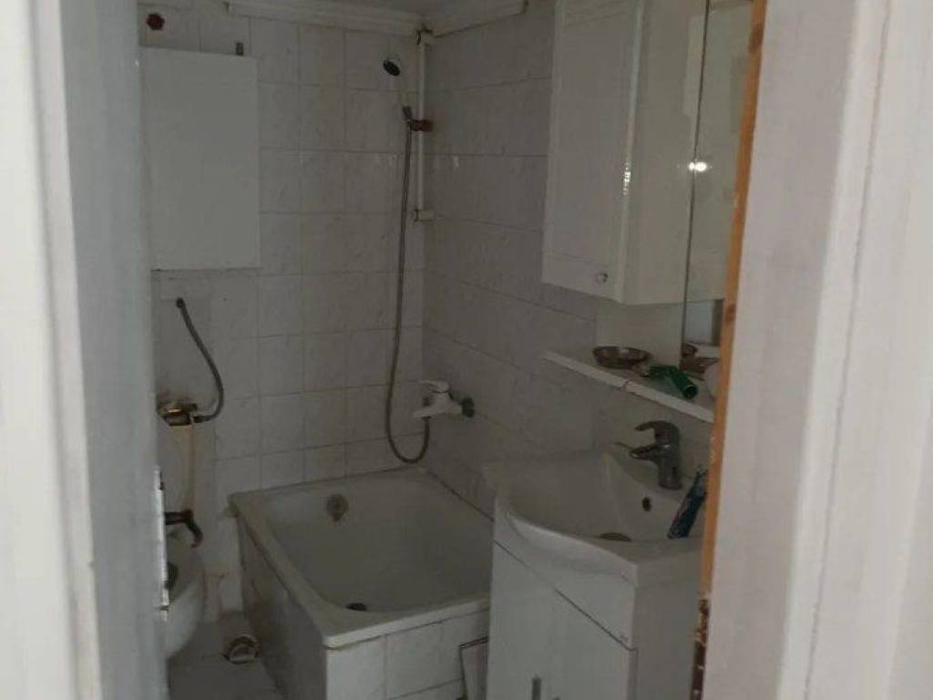 Forumland Real Estate, Μπάνιο