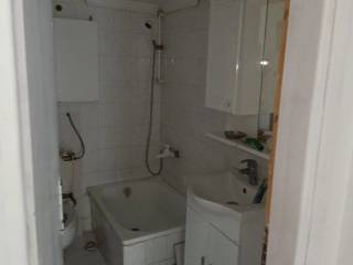 Forumland Real Estate, Μπάνιο