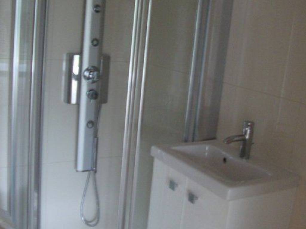 Forumland Real Estate, Μπάνιο