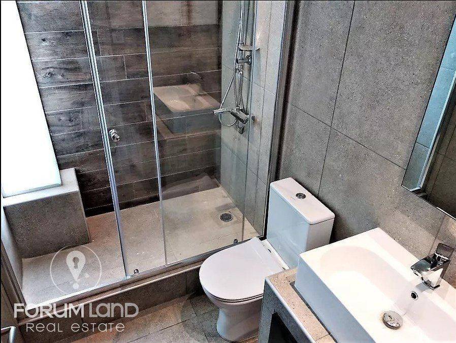 Forumland Real Estate, Μπάνιο