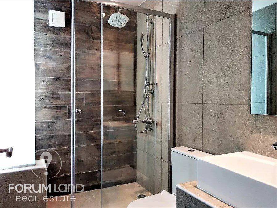 Forumland Real Estate, Μπάνιο