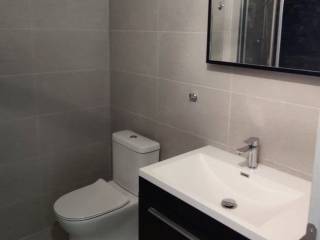 Forumland Real Estate, Μπάνιο