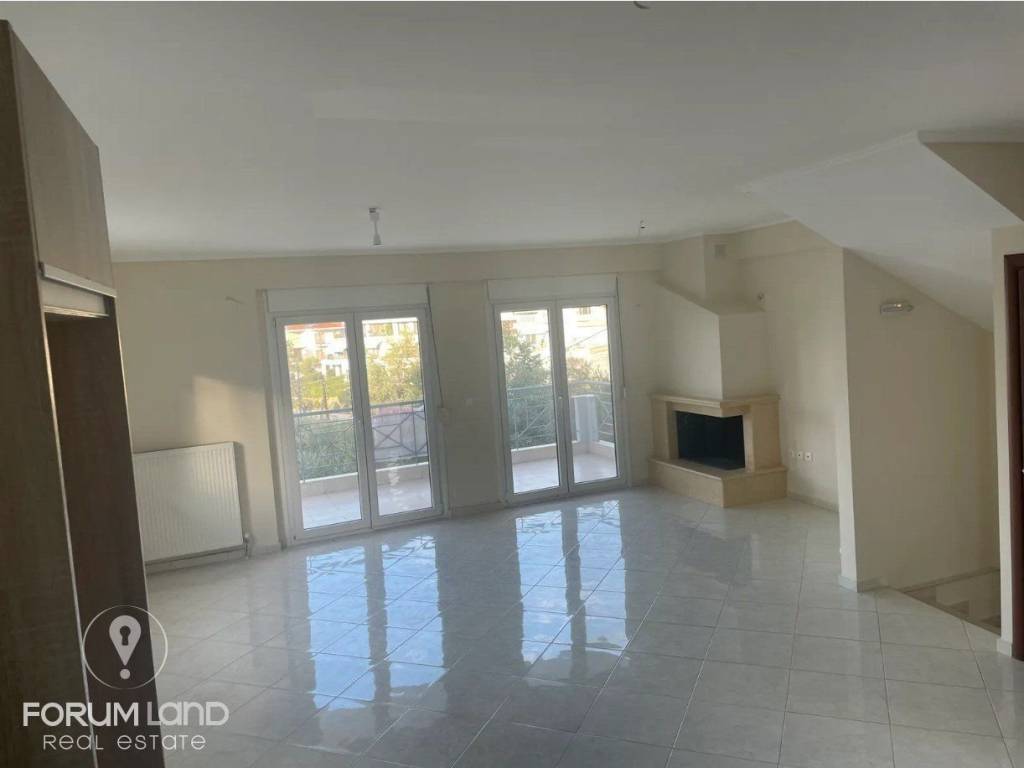 Forumland Real Estate, Σαλόνι με τζάκι